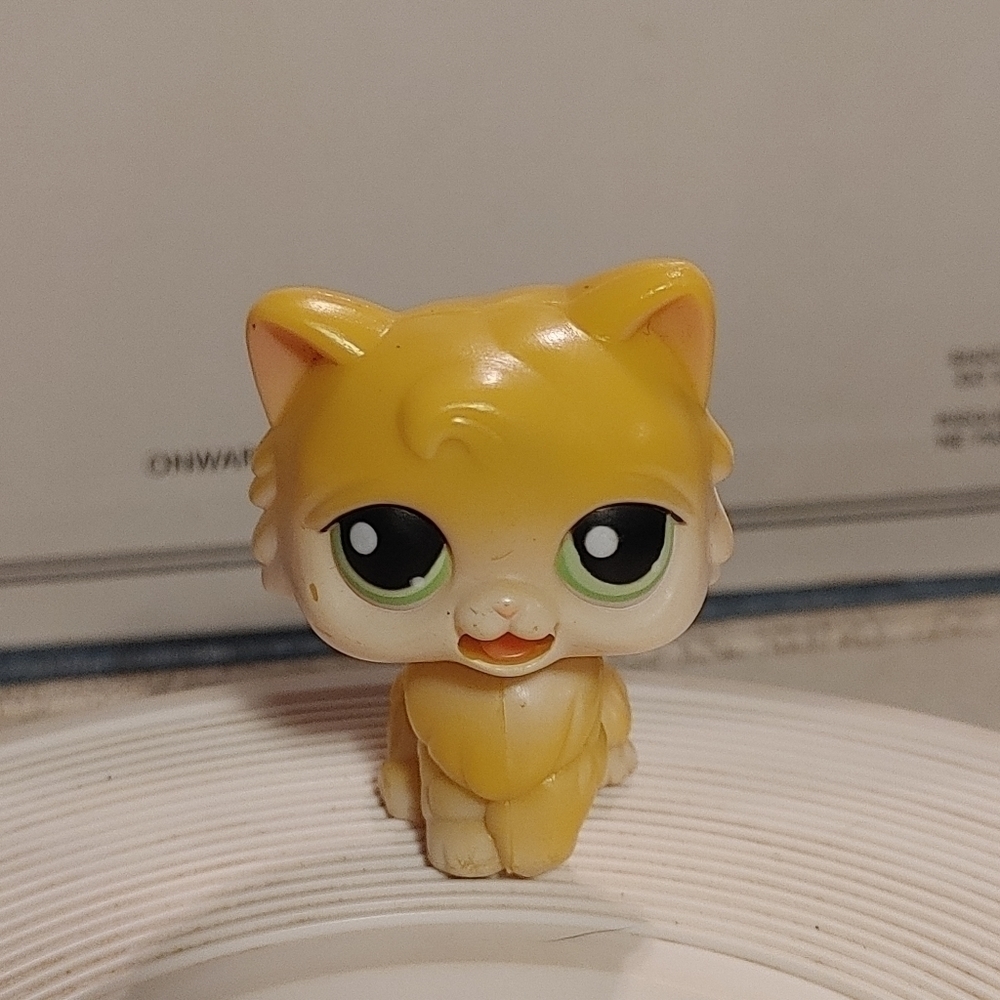LPS Yellow cat 2005